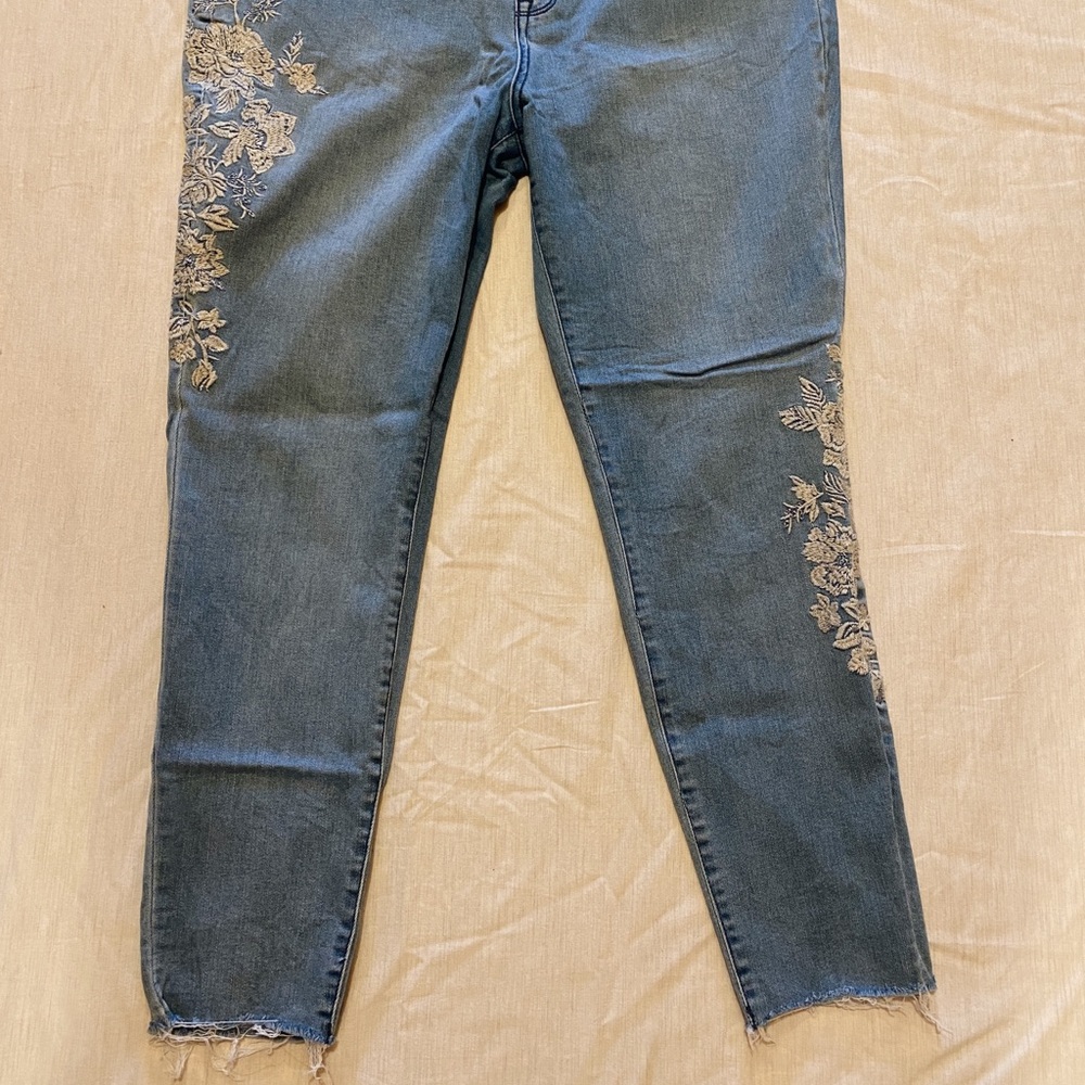 Embroidered Floral Jean - Picture 6 of 10